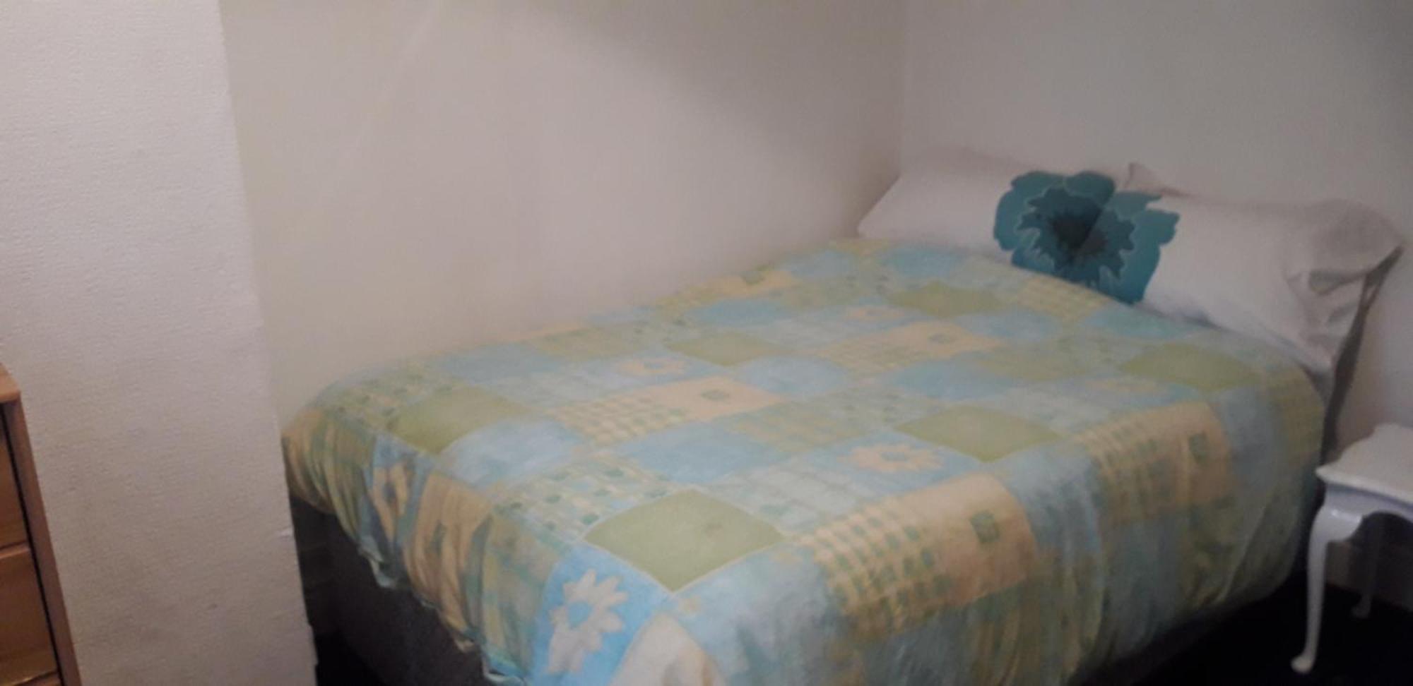 Spectrum Guest House Манчестър Екстериор снимка